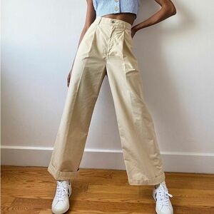 Levi’s High Loose Wide Leg Trousers Pleated Front in Beige Size 26
